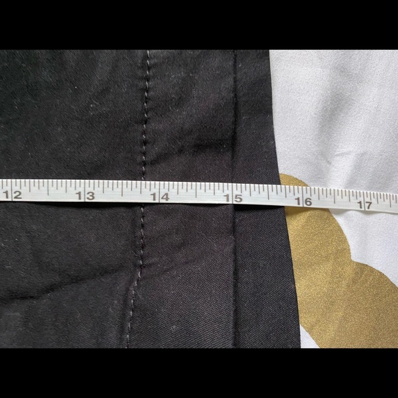 Old Navy High Rise Khaki Shorts - Picture 8 of 10